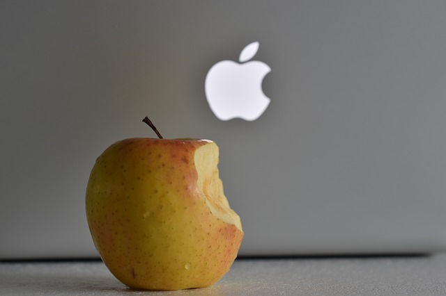 Apple logo.jpg
